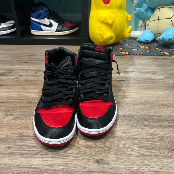 Jordan 1 Satin Bred size 9 - Picture 2 of 6
